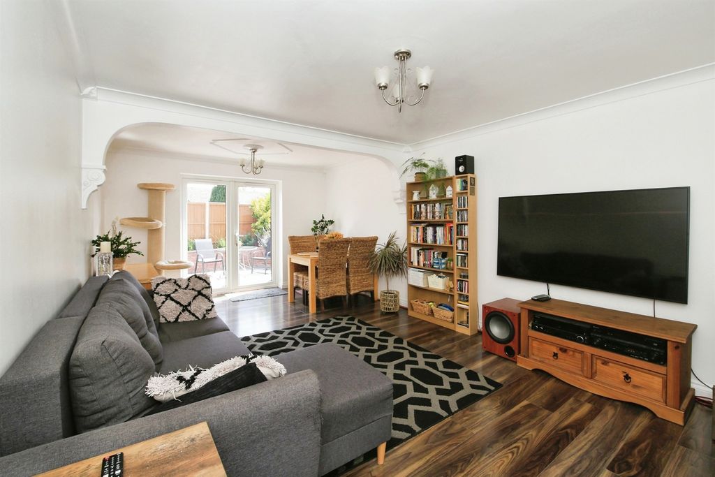 Property photo 2 of 13
