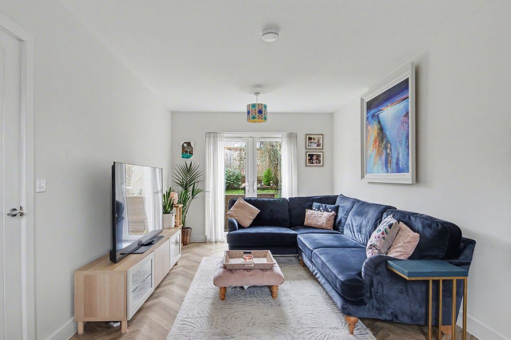 Property photo 3 of 15