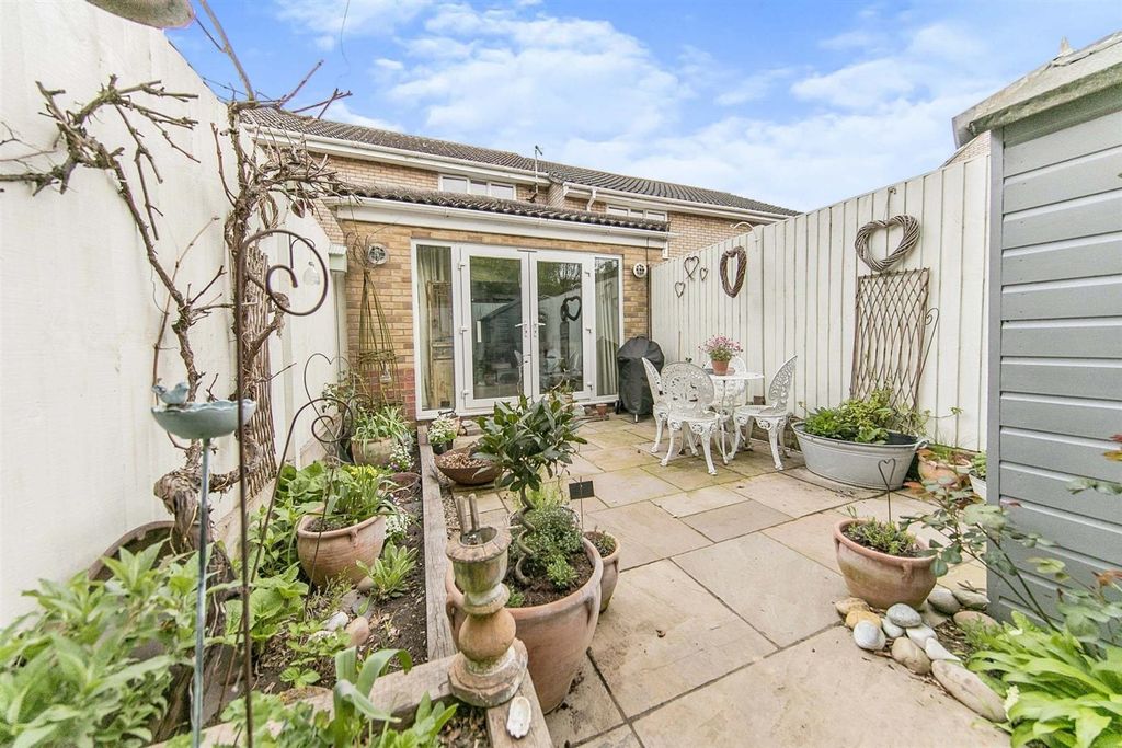 Property photo 3 of 12