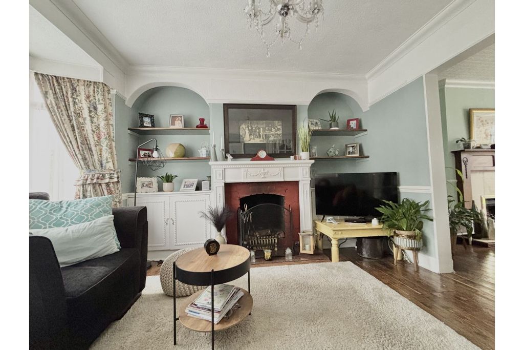 Property photo 2 of 28 Living Room