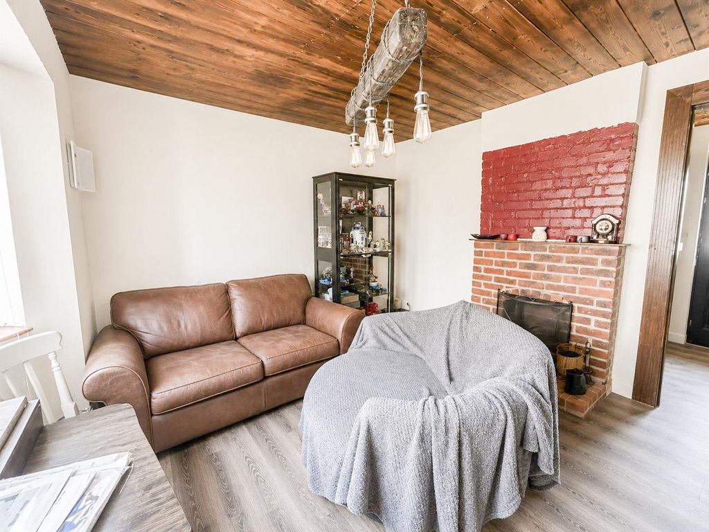 Property photo 2 of 21