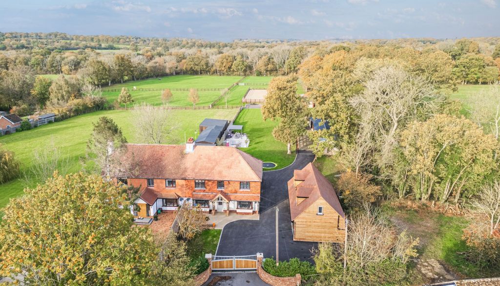 Property photo 1 of 37