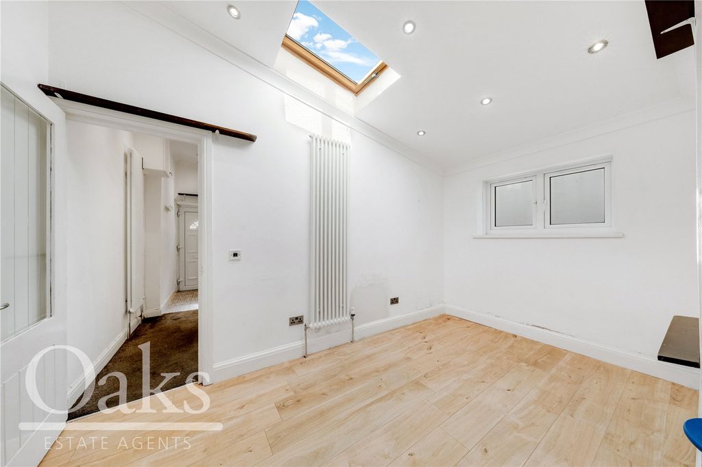 Property photo 3 of 8 Picture No. 06