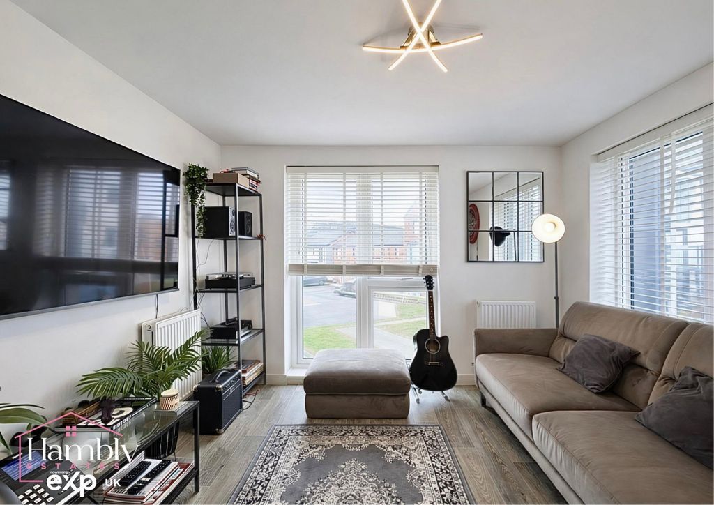 Property photo 3 of 8