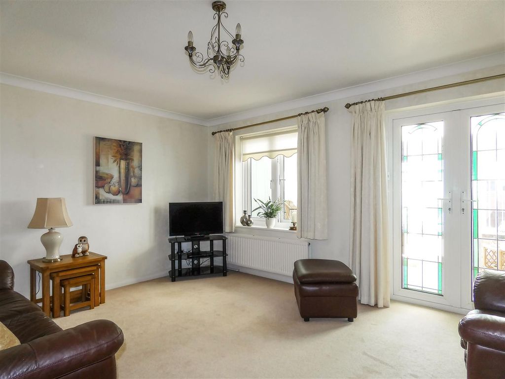 Property photo 3 of 15 Living Room