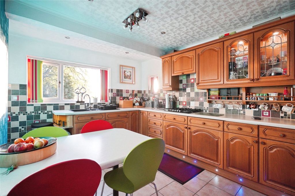 Property photo 2 of 20 Picture No. 18