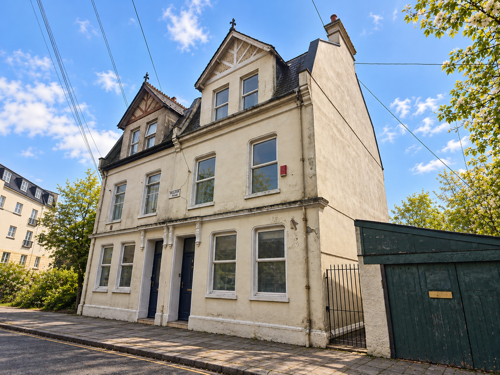 Property photo 1 of 30