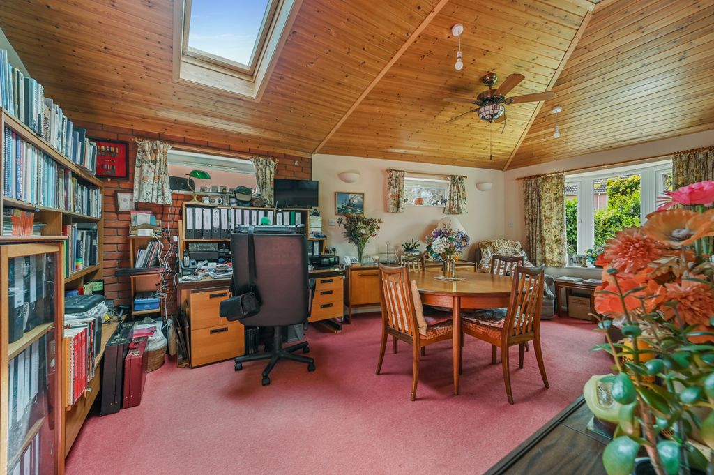 Property photo 3 of 16