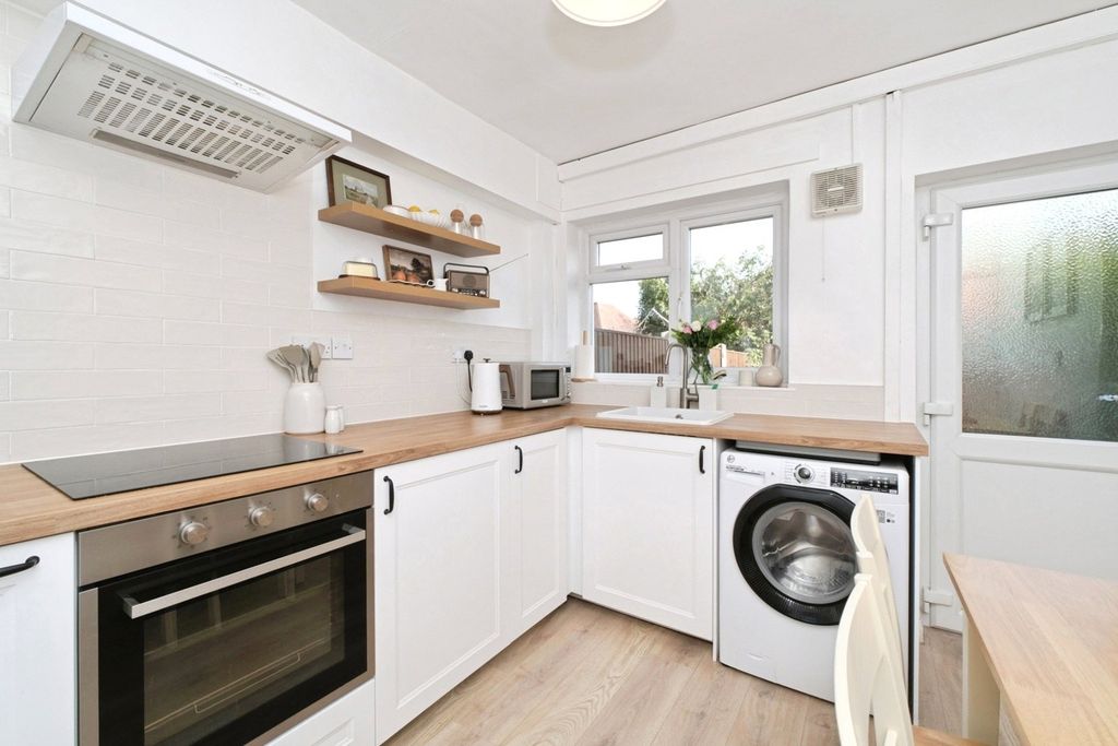 Property photo 2 of 18 Picture No. 07