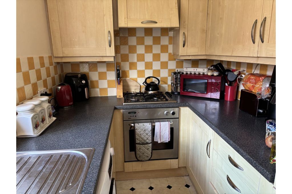 Property photo 2 of 12