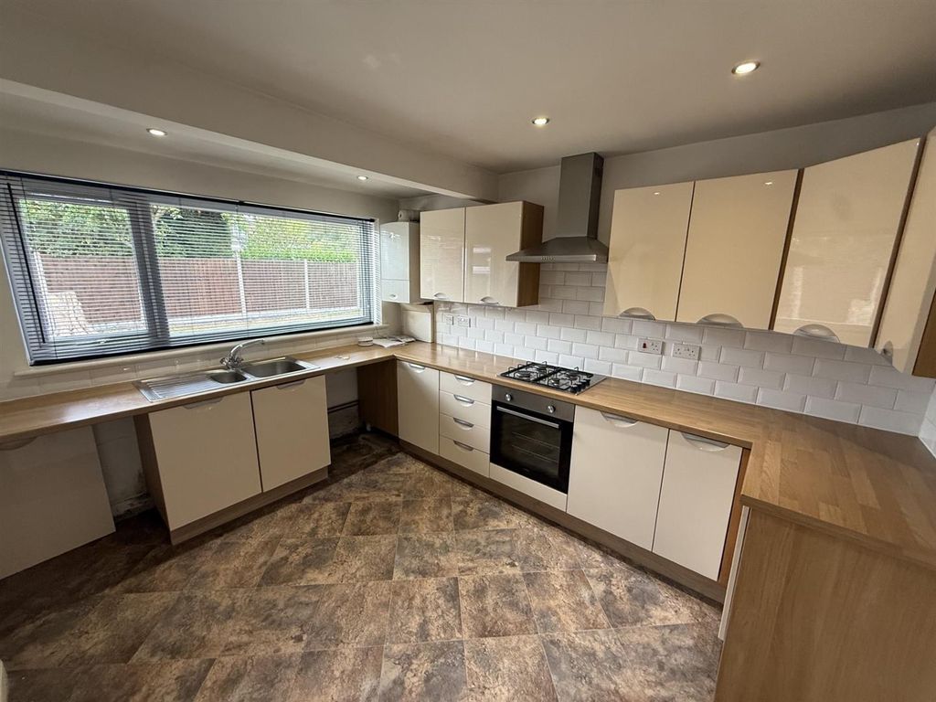 Property photo 2 of 12 Eb08B29A-A82c-4832-836E-24266625A2A4.Jpg