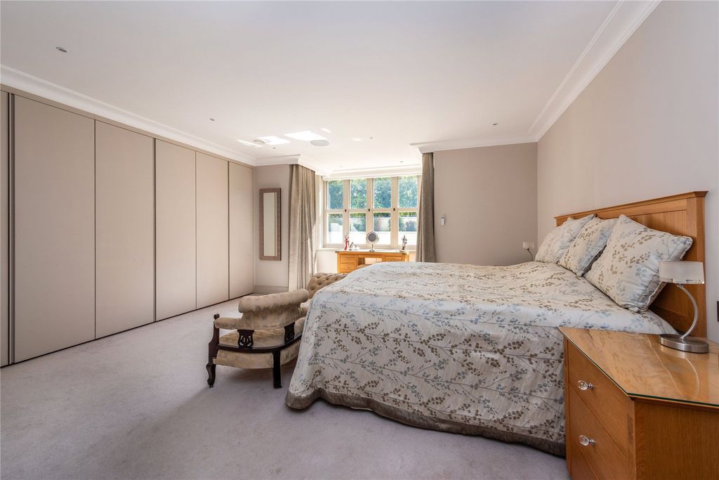 Additional image 15 of 3 bed flat for saleWestcott Road, Dorking, Surrey RH4