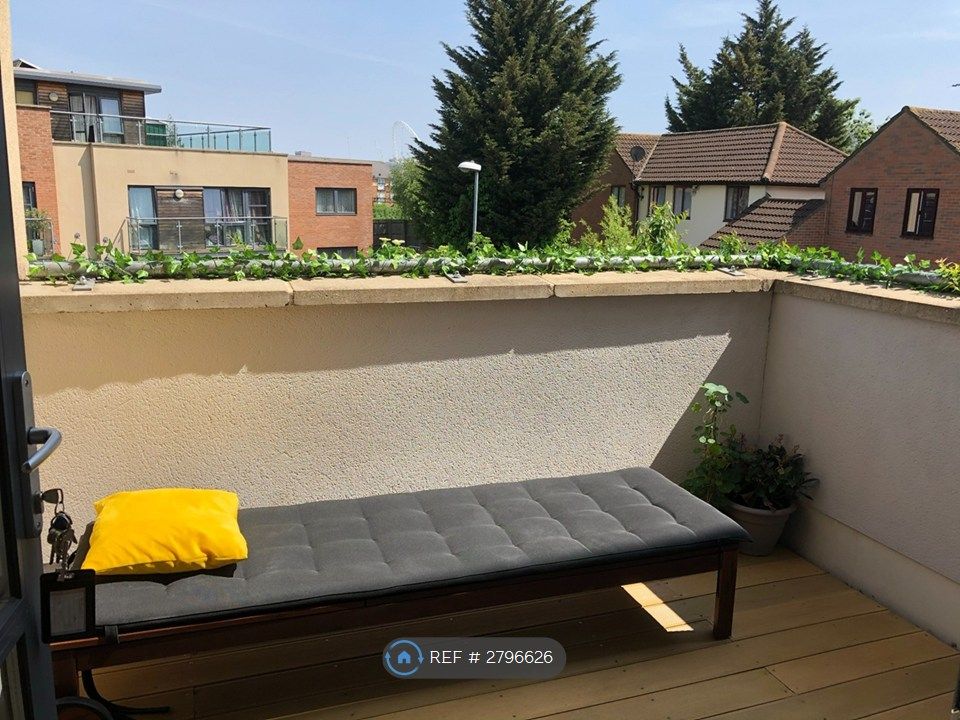 Property photo 1 of 13 Balcony