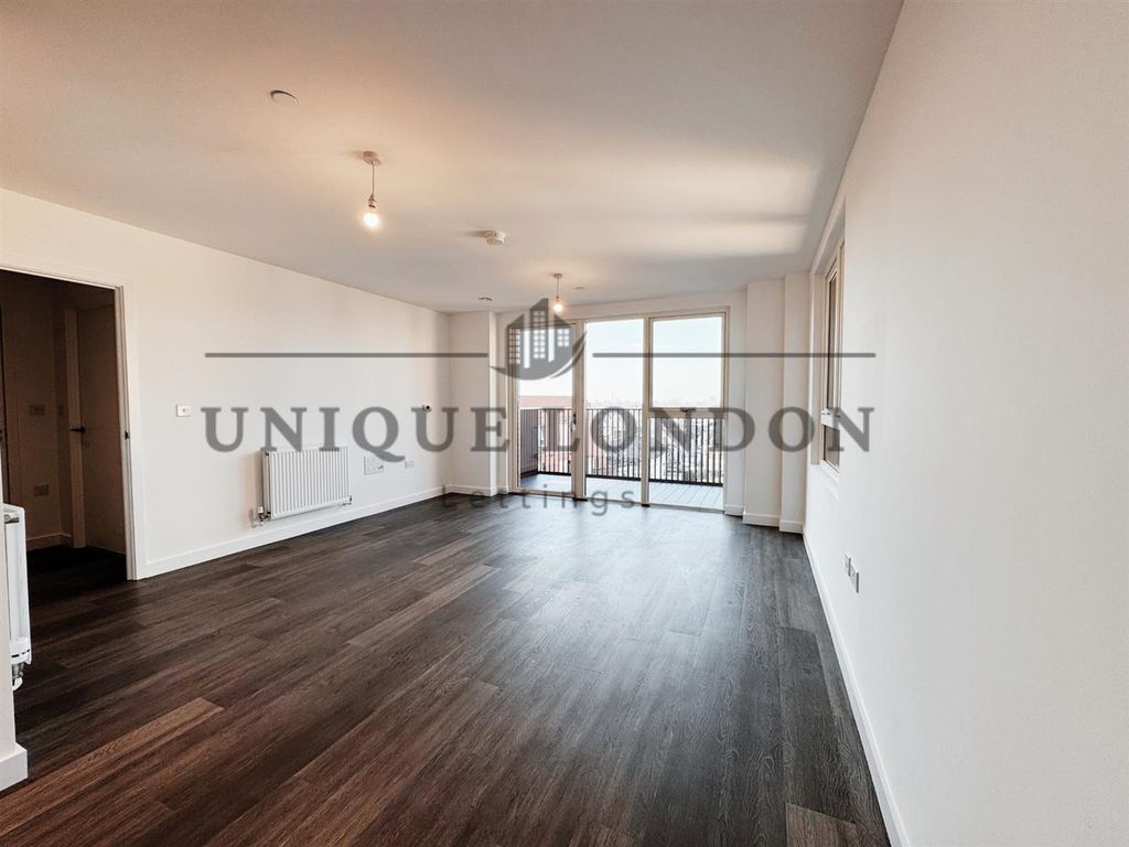 Property photo 3 of 7 5.Png