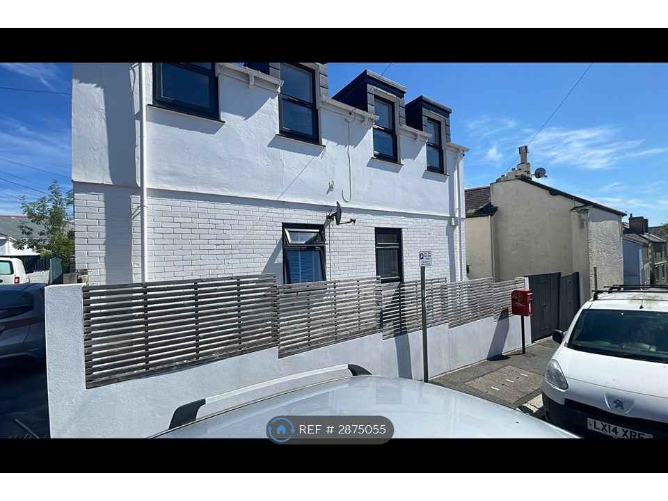 Property photo 1 of 10 Ground Floor Flat