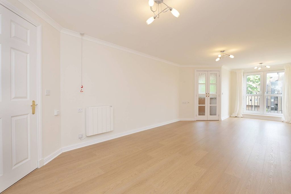 Property photo 2 of 23