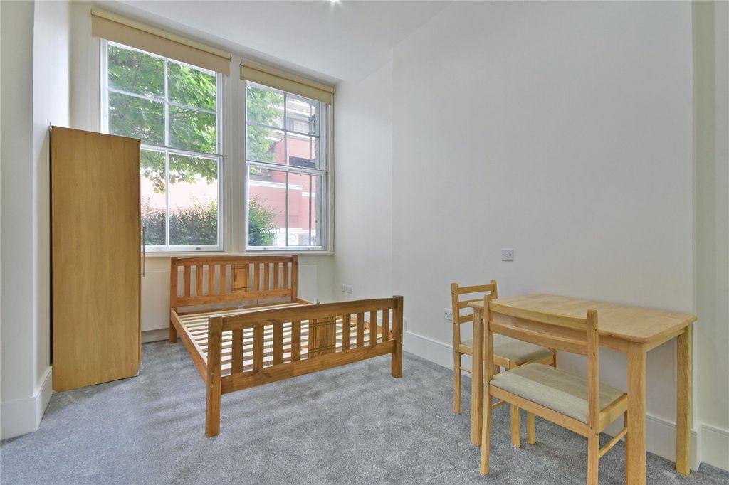 Property photo 3 of 9 Picture No. 23