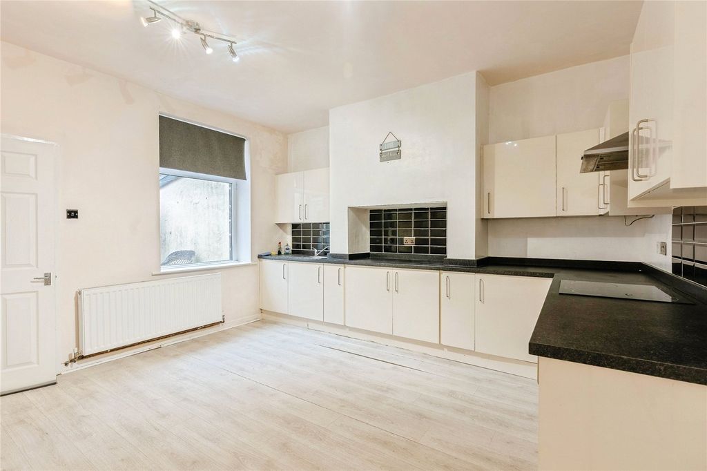 Property photo 2 of 14 Picture No. 02