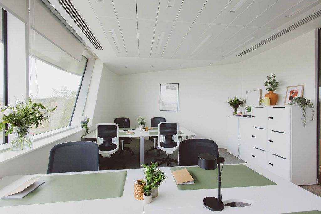 Property photo 2 of 8 Offices