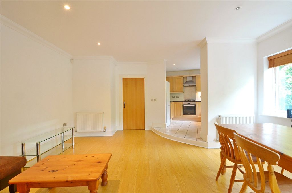 Property photo 2 of 11 Picture No. 08