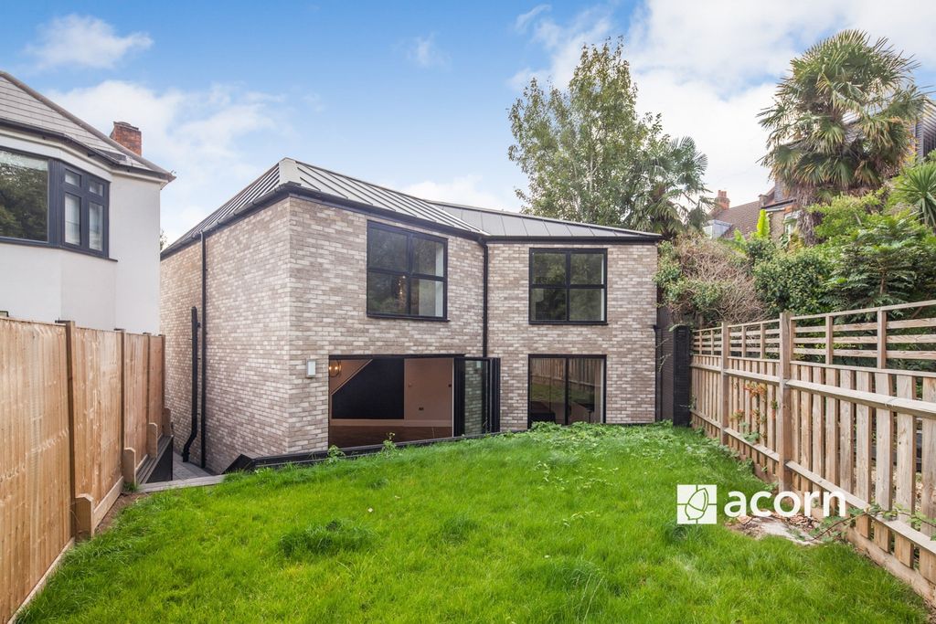 Property photo 3 of 10 6B4E88c9-3893-F01...