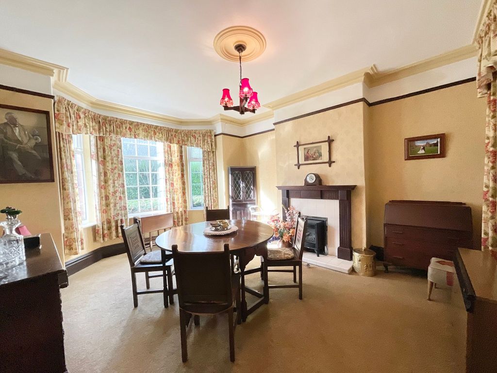 Property photo 3 of 34