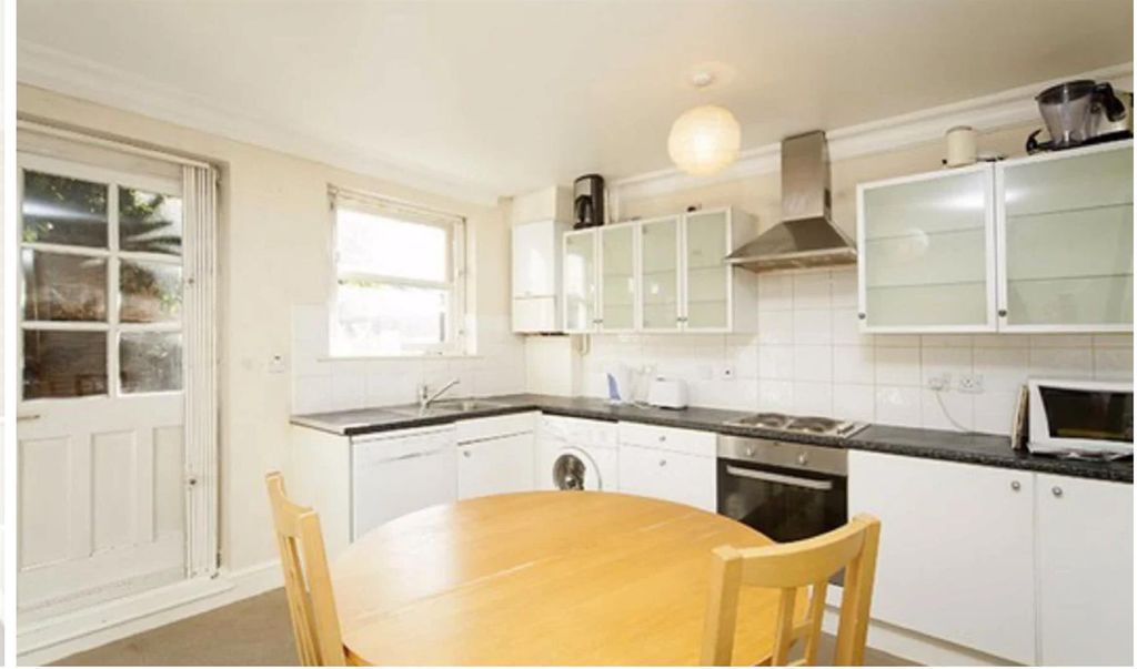 Property photo 1 of 7 Brompton Villas - Kitchen. Png.Png