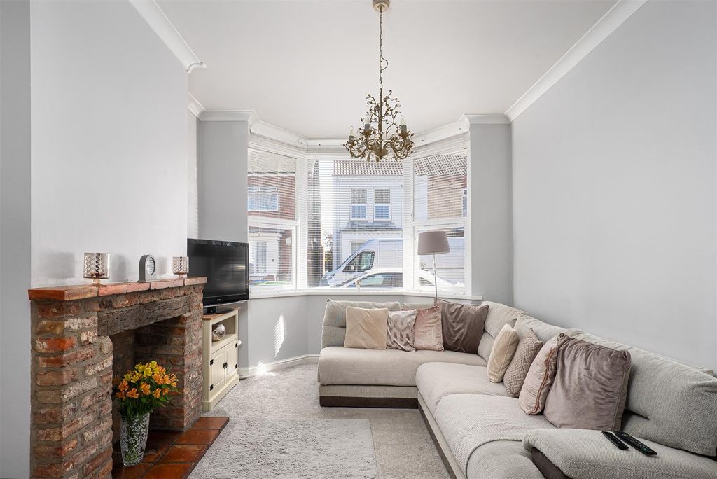 Property photo 2 of 14