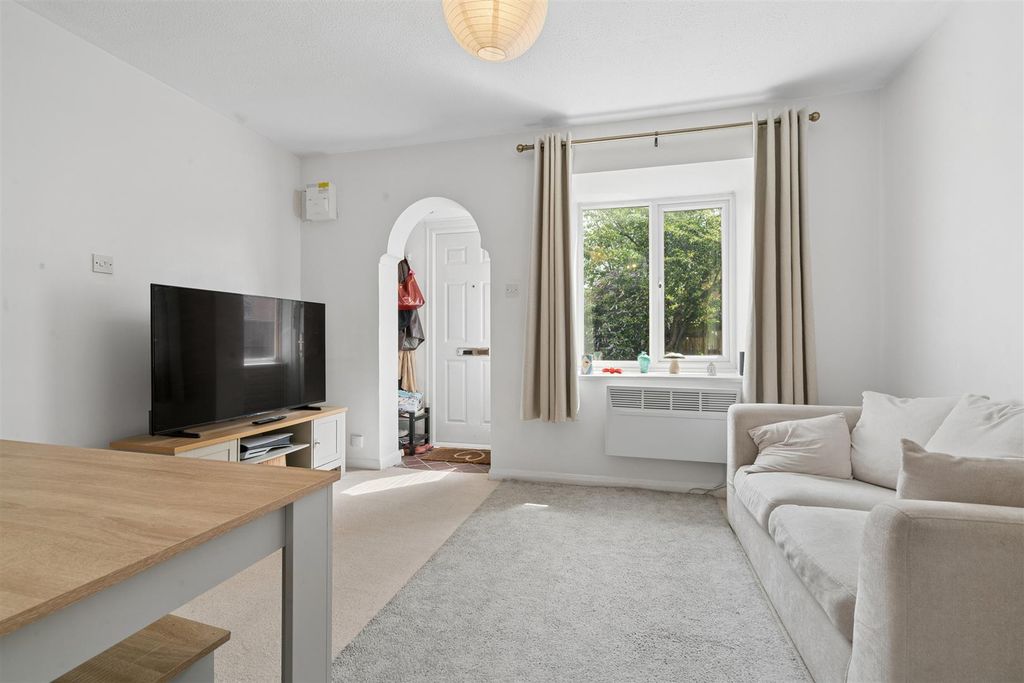 Property photo 3 of 11 24 Sutherland Drive Sw19 Reception 1.Jpg