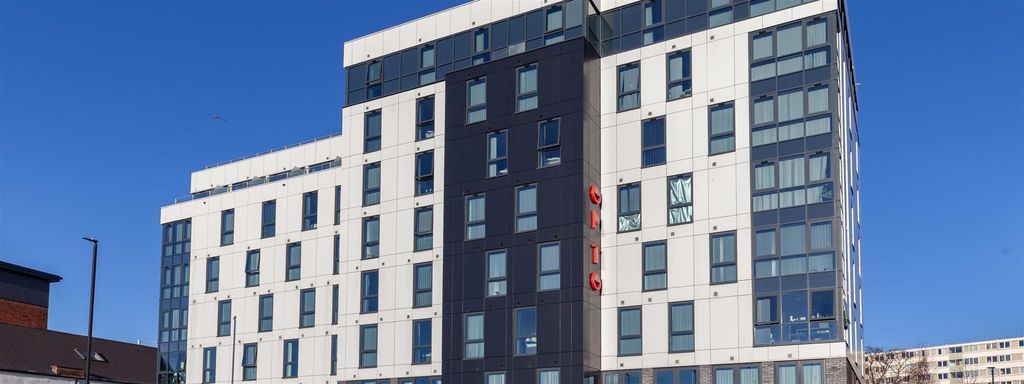 Property photo 1 of 32