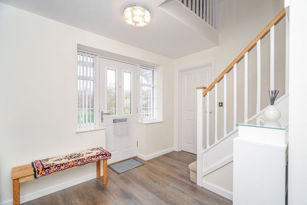 Property photo 3 of 28