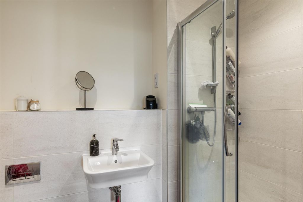Additional image 14 of 2 bed flat for saleRenfields, Haywards Heath RH16