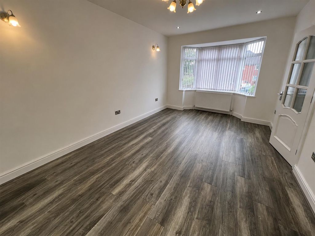 Property photo 2 of 9 3