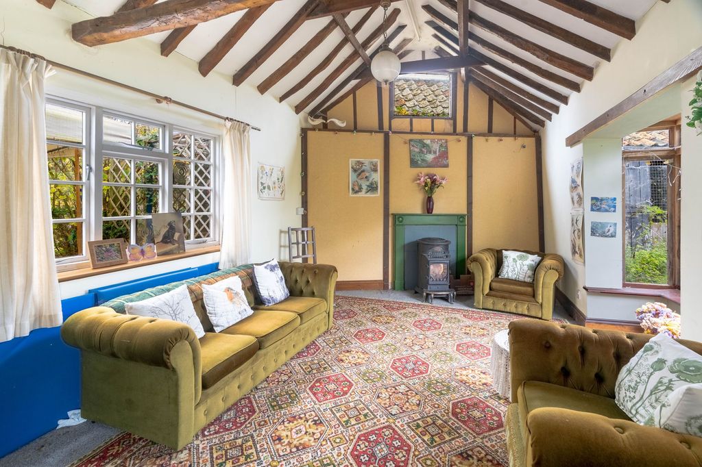 Property photo 2 of 23