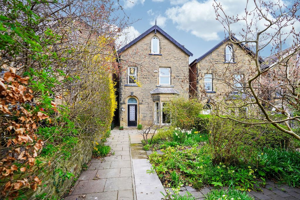 Property photo 1 of 19