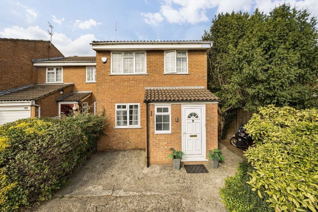 Property photo 1 of 8