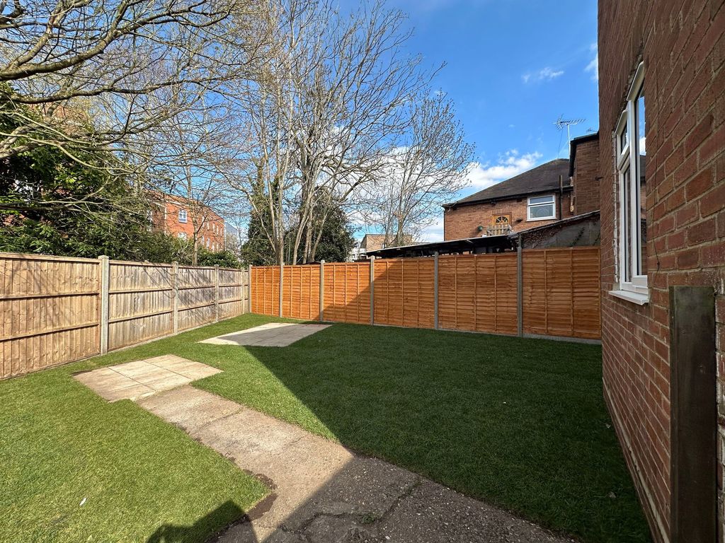 Property photo 3 of 8 Garden