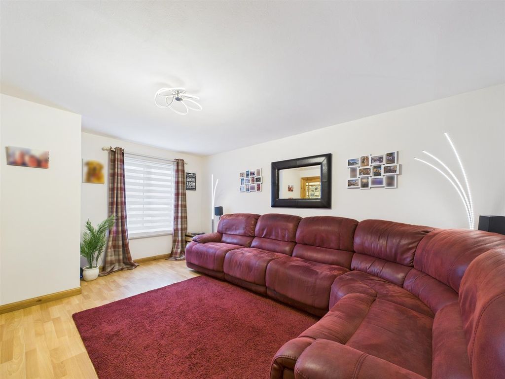 Property photo 2 of 16 Cam01486G0-Pr0942-Still014.Jpg