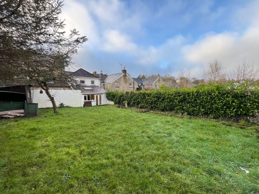 Property photo 2 of 33