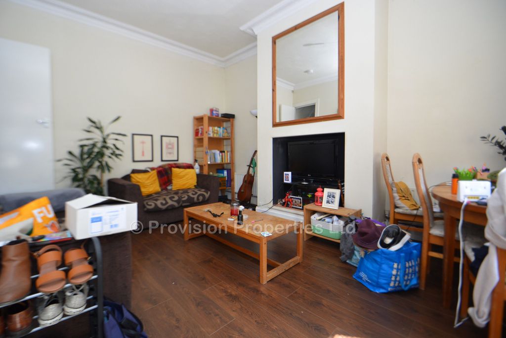 Property photo 3 of 7 Photo