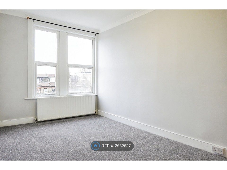 Property photo 3 of 12 Large Reception