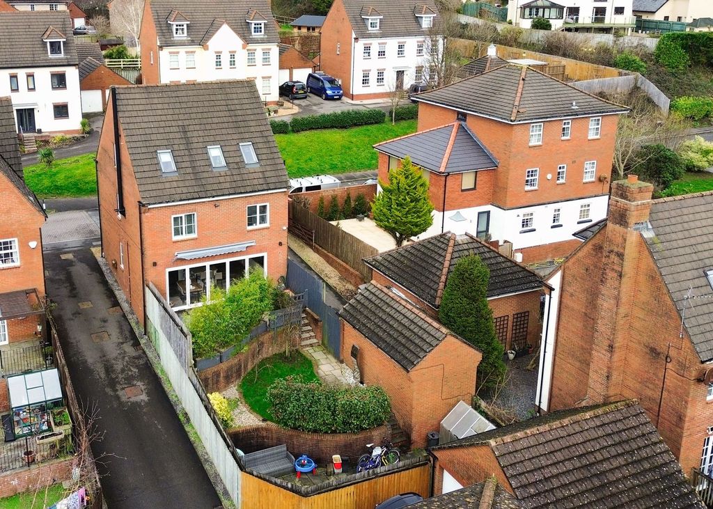 Property photo 2 of 26