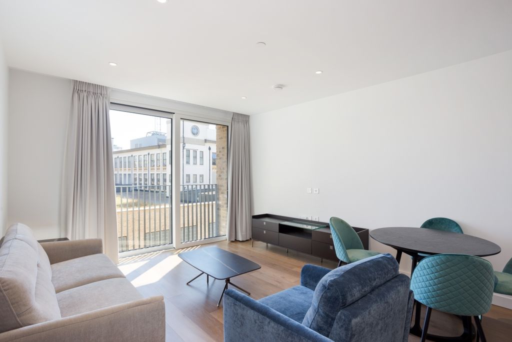 Property photo 1 of 17 Jubilee Walk