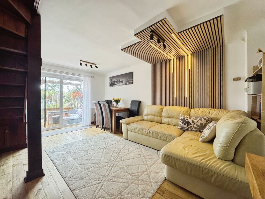 Property photo 3 of 13 Pbox-Img.Jpg