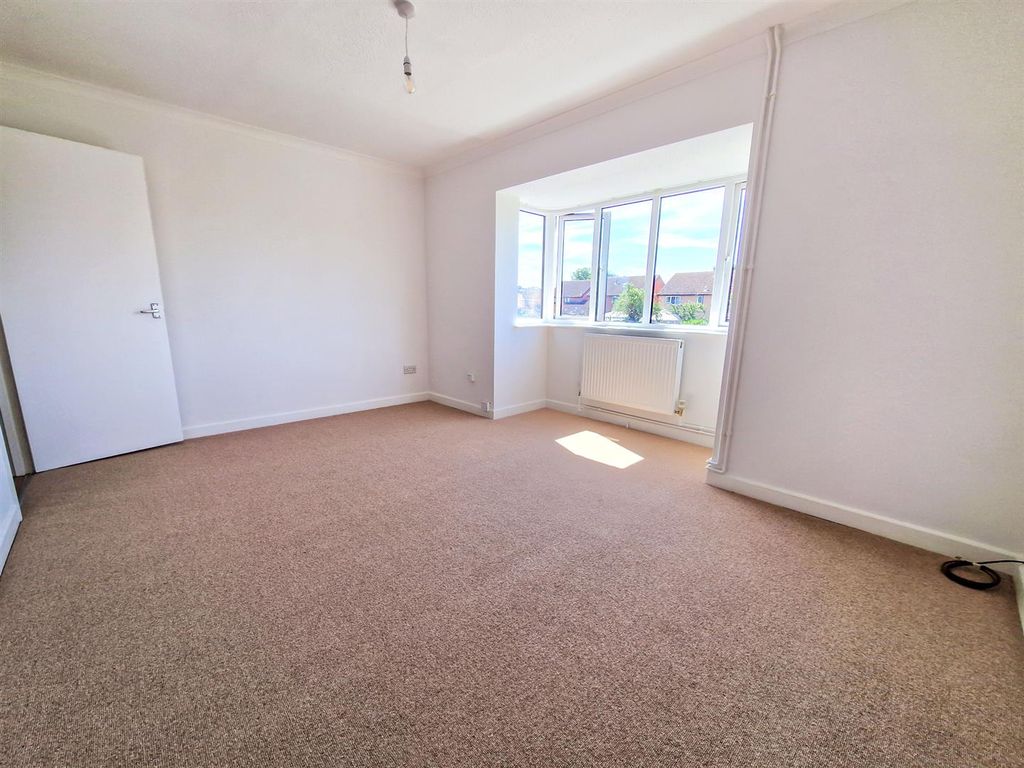 Property photo 3 of 12 Living/Dining Room