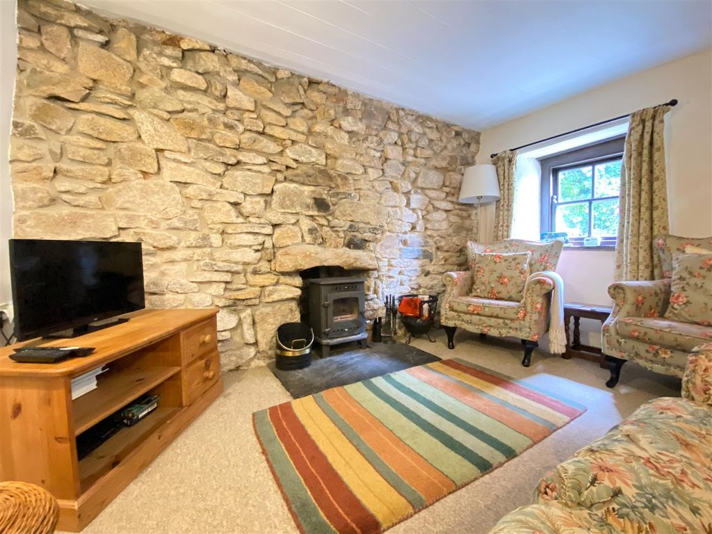 Property photo 3 of 28