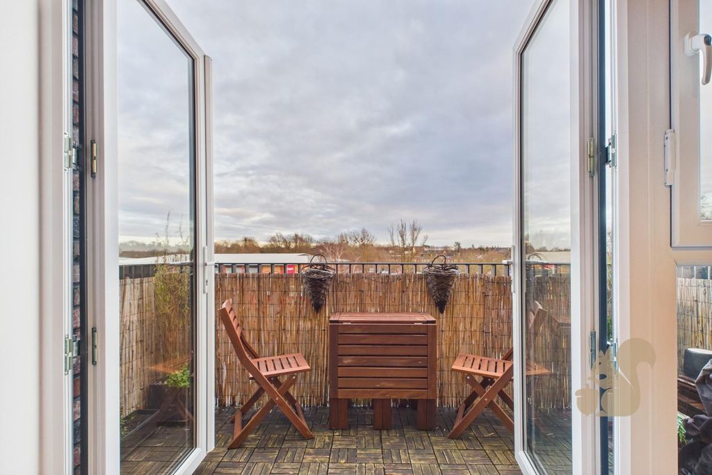 Property photo 2 of 8 Cam01814G0-Pr0058-Still010.Jpg