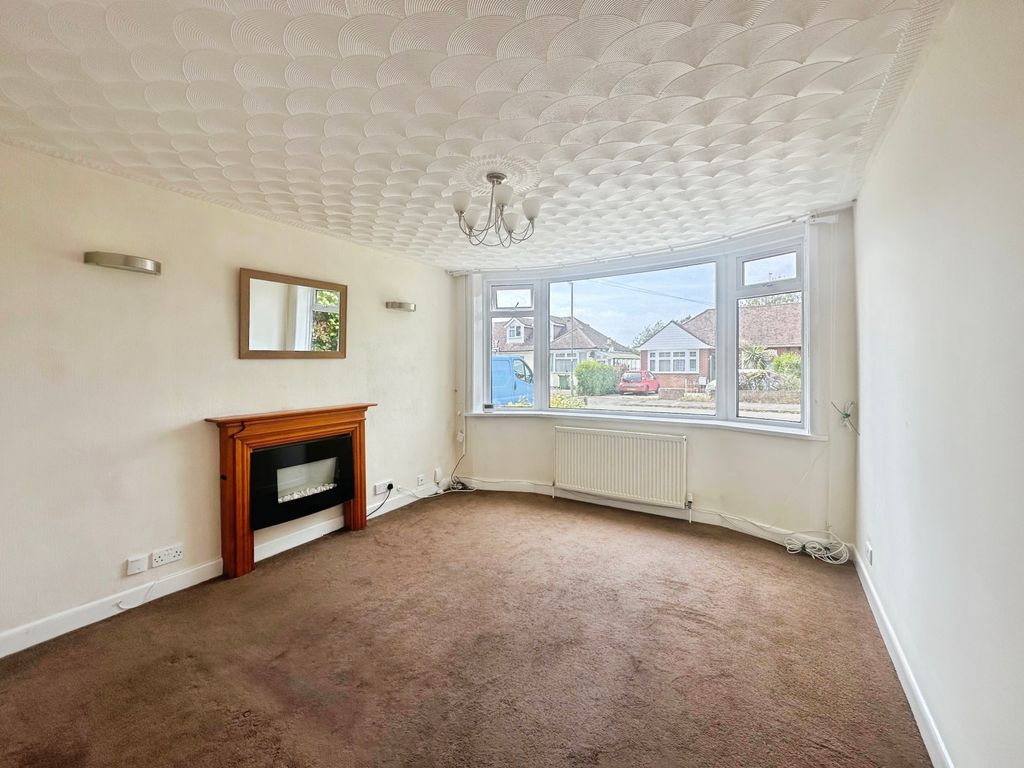 Property photo 3 of 16 Living Room