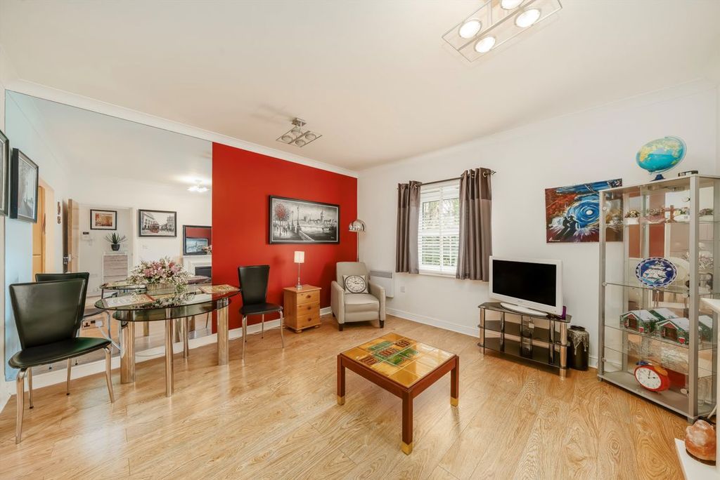 Property photo 2 of 6