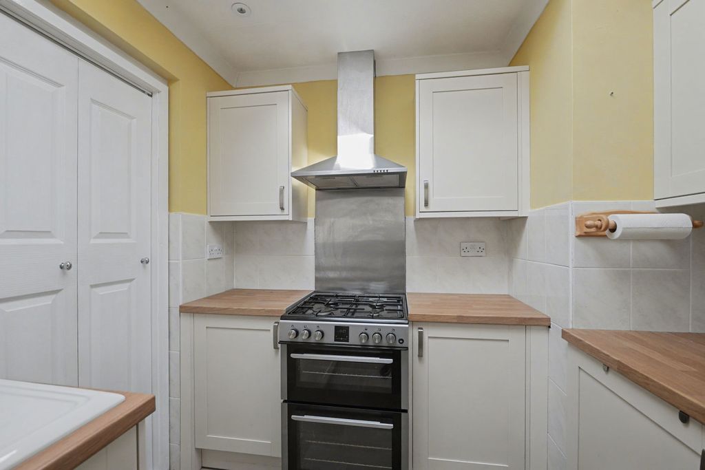 Property photo 3 of 10 20260323110611_P1012